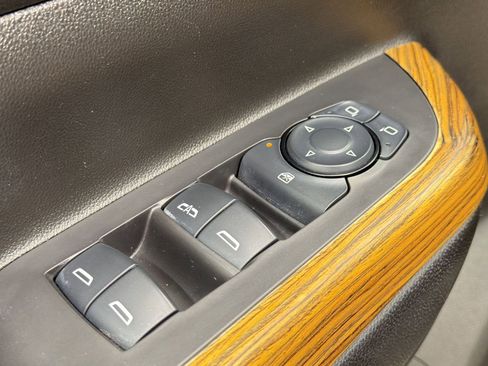 Used 2017 GMC Acadia Denali w/ Technology Package FWD image 22