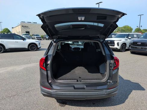 Used 2021 GMC Terrain SLE FWD image 15