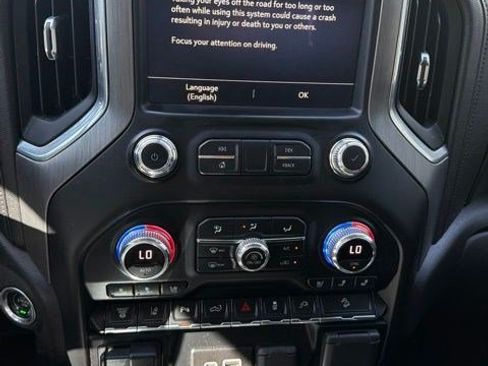 Used 2021 GMC Sierra 2500 Denali w/ Denali Ultimate Package AWD/4WD image 19