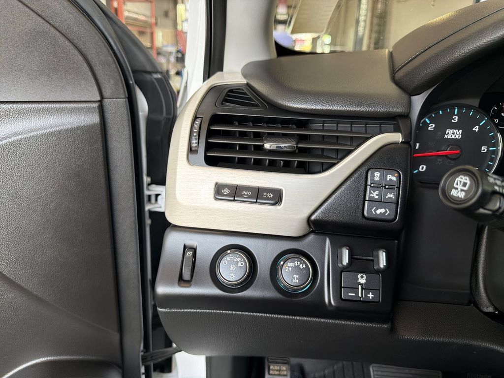 Certified 2020 GMC Yukon Denali w/ Denali Ultimate Package AWD/4WD image 19