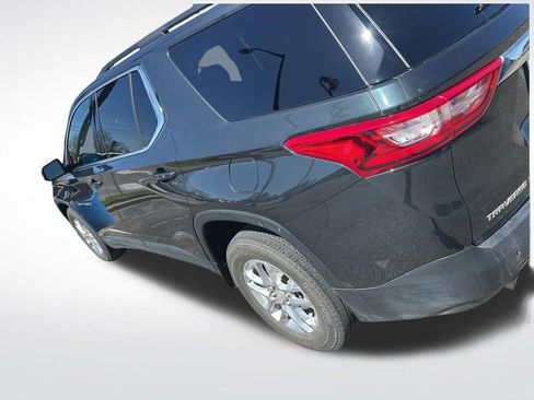 Used 2021 Chevrolet Traverse LT w/ LPO, Floor Liner Package AWD/4WD image 10