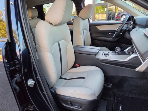 Certified 2024 MAZDA CX-90 Plug-In Hybrid w/ Preferred image 18