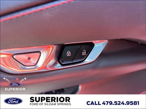 Used 2022 Chevrolet Corvette Stingray Coupe w/ 1LT RWD image 18