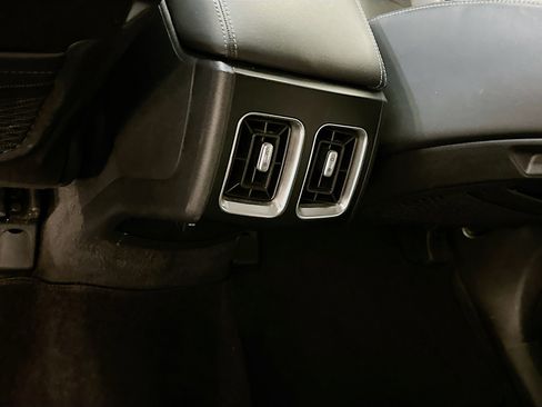 Used 2024 Kia Sorento S image 28