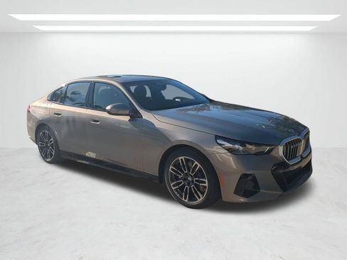 New 2026 BMW 530i xDrive w/ M Sport Package AWD/4WD image 2