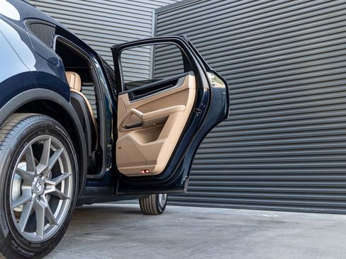 New 2026 Porsche Cayenne E-Hybrid Coupe image 36