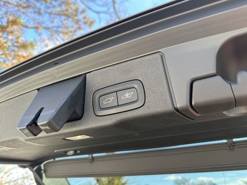 Certified 2023 Volvo XC60 B5 Plus w/ Climate Package image 36