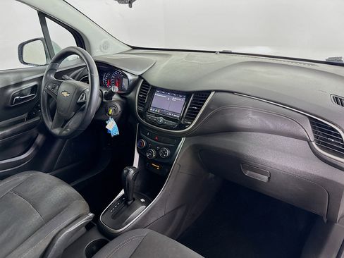 Used 2020 Chevrolet Trax LS w/ Tint and Cruise Package FWD image 34