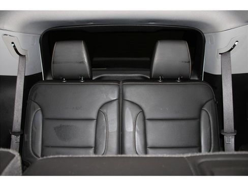 Used 2023 GMC Acadia SLT image 15