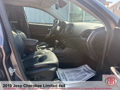 Used 2019 Jeep Cherokee Limited AWD/4WD image 12