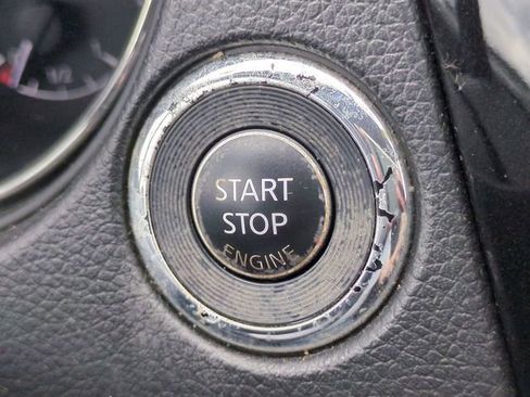 Used 2018 Nissan Rogue SV FWD image 27