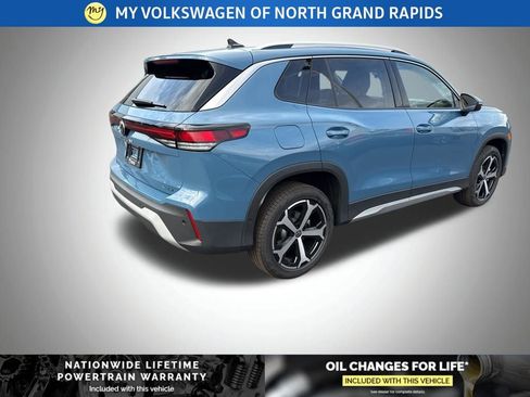 New 2026 Volkswagen Tiguan SE image 3