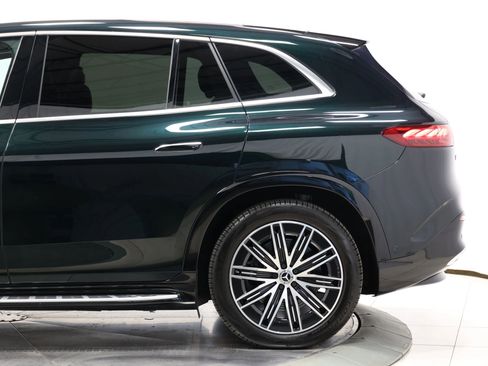 Used 2023 Mercedes-Benz EQS 580 4MATIC SUV image 9