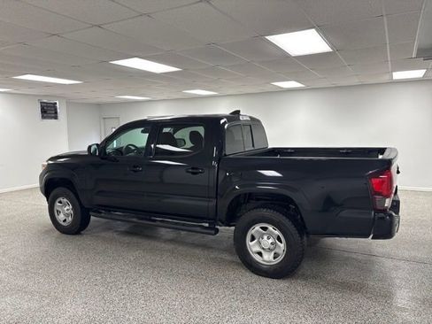 Used 2019 Toyota Tacoma SR image 5