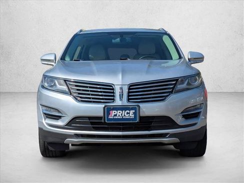 Used 2017 Lincoln MKC Select w/ Select Plus Package AWD/4WD image 2
