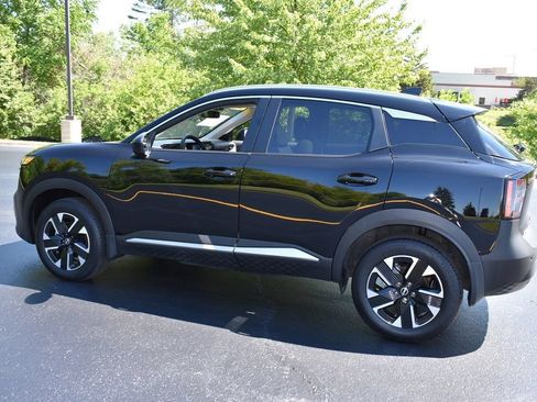 Used 2026 Nissan Kicks SV w/ SV Premium Package AWD/4WD image 8