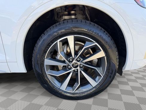 Used 2023 Audi Q5 2.0T Premium Plus w/ Premium Plus Package AWD/4WD image 10