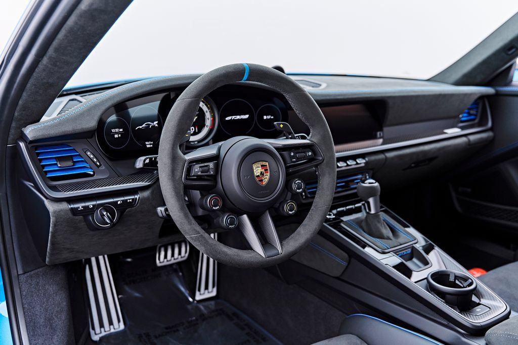 Used 2024 Porsche 911 GT3 RS RWD image 2