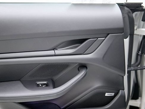 Used 2022 Porsche Taycan image 37