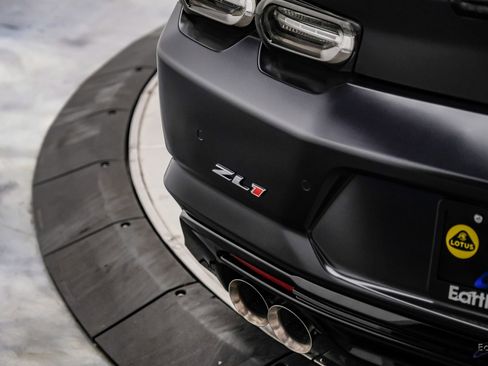 Used 2024 Chevrolet Camaro ZL1 RWD image 18