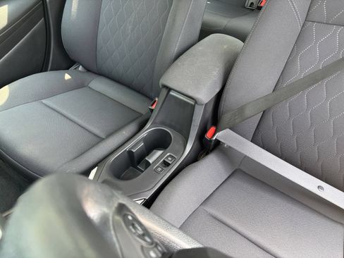 Used 2025 Toyota Corolla LE FWD image 30