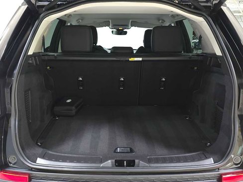 Used 2023 Land Rover Discovery Sport SE image 18