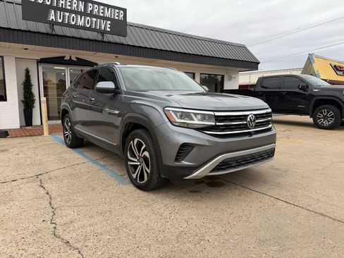 Used 2020 Volkswagen Atlas Cross Sport SEL Premium AWD/4WD image 3