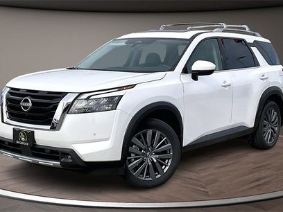 New 2025 Nissan Pathfinder SL w/ SL Premium Package