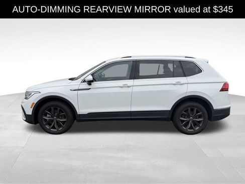 Used 2022 Volkswagen Tiguan SE image 2