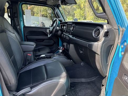 Used 2019 Jeep Wrangler Unlimited Sahara image 13