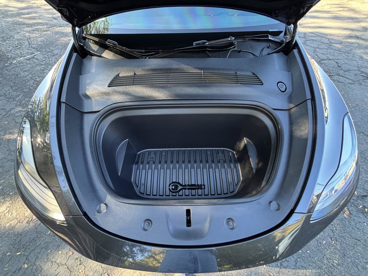 Used 2024 Tesla Model Y Long Range AWD/4WD image 23