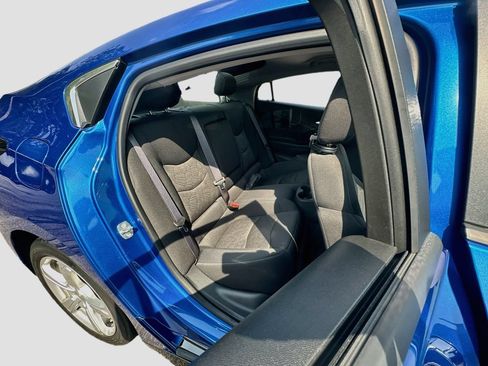 Used 2017 Chevrolet Volt LT w/ Comfort Package FWD image 25