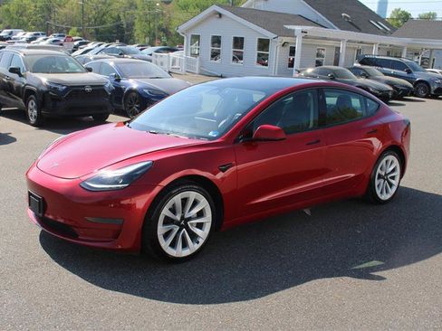 Used 2022 Tesla Model 3 Standard Range image 3