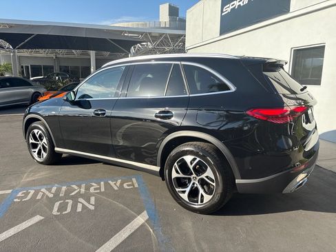 Used 2025 Mercedes-Benz GLC 350e 4MATIC image 4