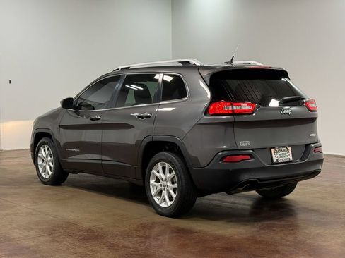 Used 2014 Jeep Cherokee Latitude FWD image 26