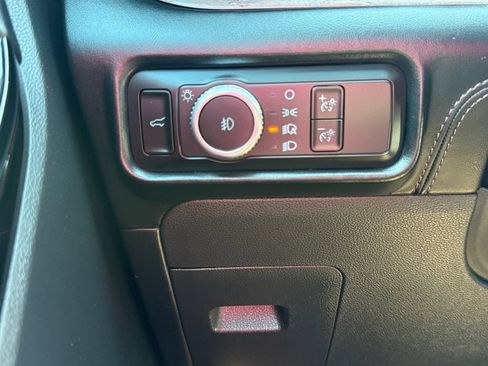 Used 2022 Ford Explorer Platinum w/ Equipment Group 601A AWD/4WD image 20