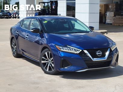 Used 2023 Nissan Maxima SV w/ Floor Mat Group