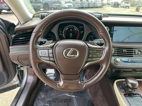 Used 2020 Lexus LS 500 image 25