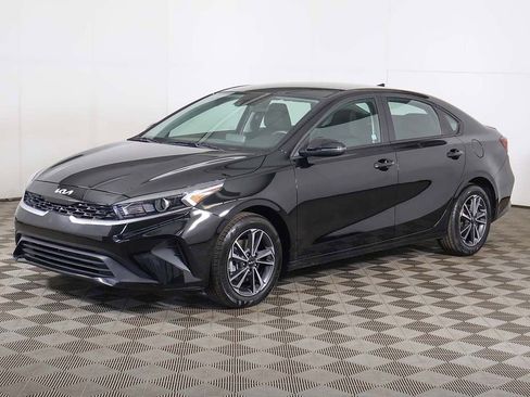 Used 2023 Kia Forte LXS w/ LXS Technology Package image 7