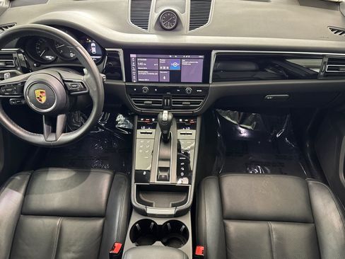 Used 2023 Porsche Macan AWD/4WD image 16