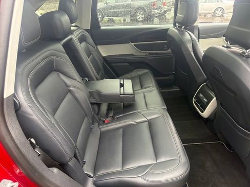 Used 2025 Lincoln Nautilus Premier w/ Equipment Group 102A AWD/4WD image 21