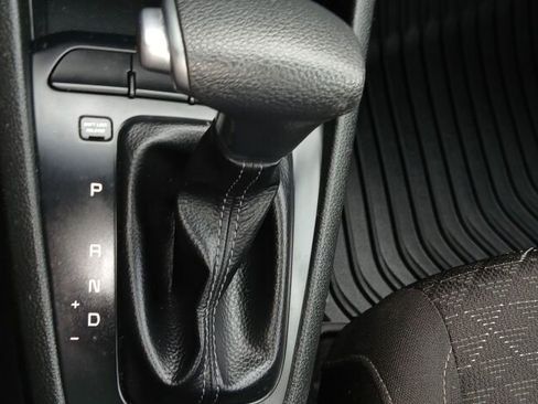 Used 2019 Kia Rio S image 18
