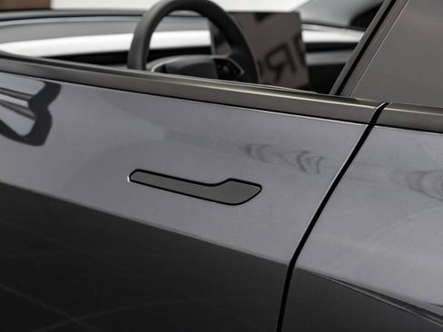 Used 2025 Tesla Model 3 Long Range image 34