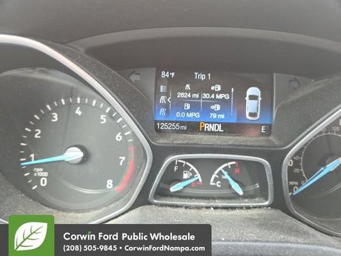 Used 2015 Ford Focus SE FWD image 2