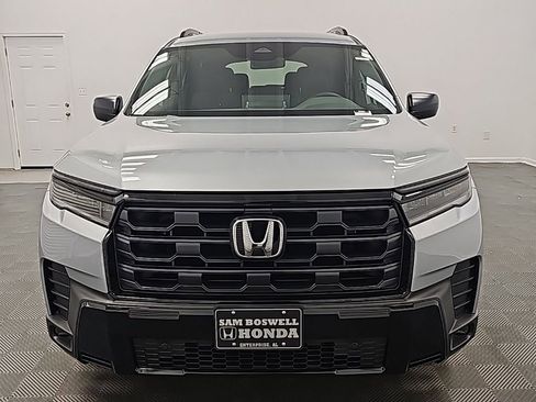 New 2026 Honda Pilot Sport image 3