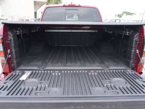Used 2024 Nissan Frontier SL RWD image 28