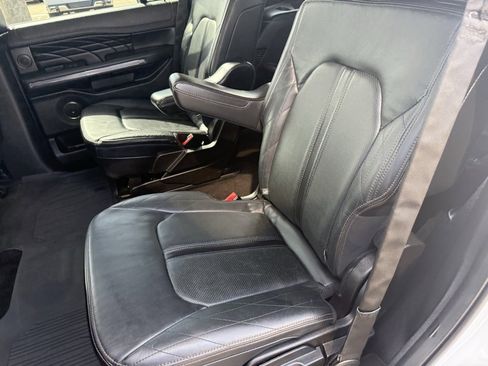 Used 2019 Ford Expedition Platinum image 29