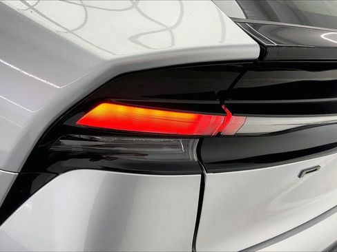 New 2026 Toyota Prius SE image 15