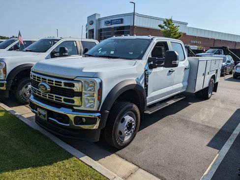 New 2025 Ford F450 XL w/ XL Chrome Package image 6