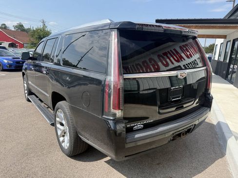 Used 2016 Cadillac Escalade ESV Platinum AWD/4WD image 9